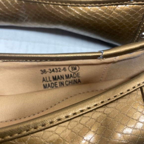 ComfortView Gold Faux Leather Snakeskin Print Studded Ballet Flats Womens Sz 8 - Picture 3 of 5